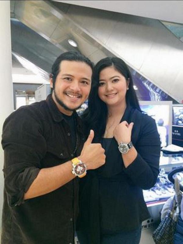Qory Sandioriva bersama suami Ramon Y Tungka (Twitter)