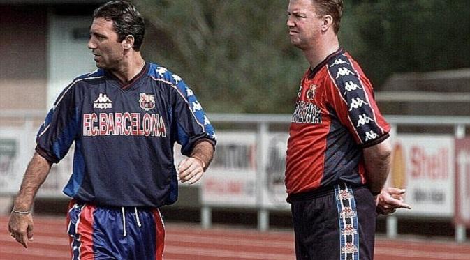 Hristo Stoichkov (kiri) saat masih dilatih Louis van Gaal di Barcelona (Daily Mail)