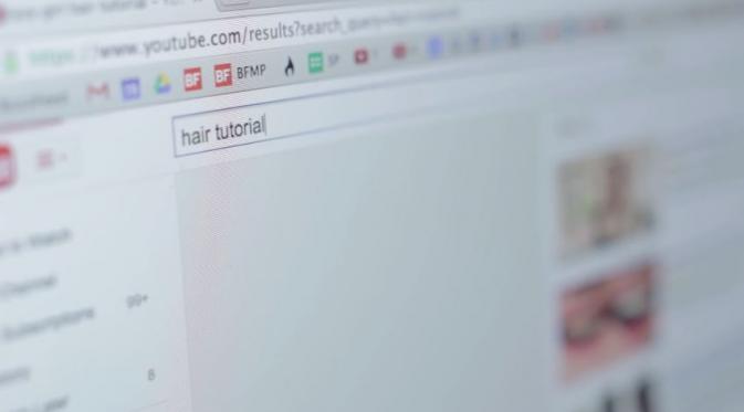 Searching model rambut di Youtube. (Via: youtube.com)