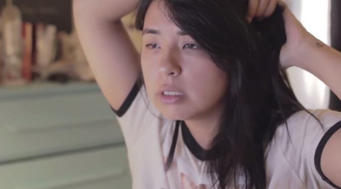 Lalu mempraktekkannya. (Via: youtube.com)