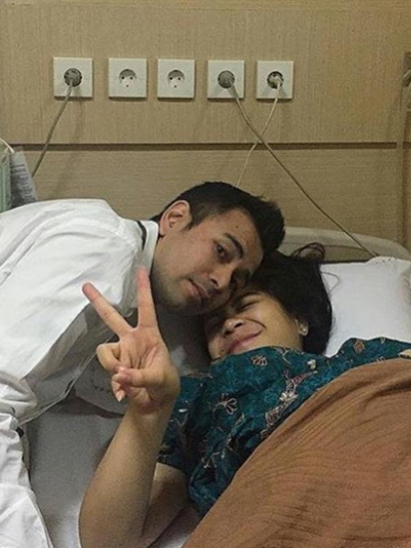 Nagita Slavina melahirkan di rumah sakit Bunda Menteng pada Sabtu (15/8/2015) sekitar pukul 08.45 WIB. (via instagram/@nagitasllavina)