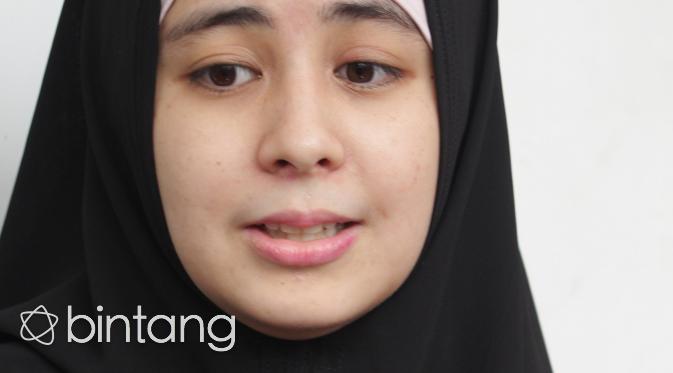 Beredar kabar bahwa Risty Tagor harus membiayai hidupnya seorang diri karena tidak mendapatkan nafkah dari Stuart. (Galih W. Satria/Bintang.com)