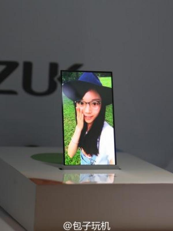 Purwarupa smartphone berlayar transparan dari ZUK (Sumber : gizmodo.com)