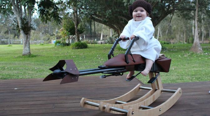 'Sepeda' ala film Star Wars yang dihadiahkan untuk putrinya. (Bored Panda)