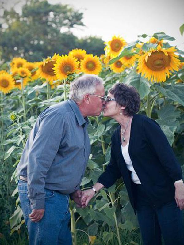 Tujuan membuat kebun bunga matahari ini cuma satu. Supaya keinginan sang istri menciptakan dunia tanpa kanker dapat terwujud. Hasil penjualanan bunga matahari diserahkan untuk mereka yang mengidap kanker