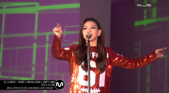 Lee Chae Rin atau yang lebih dikenal sebagai CL saat tampil dalam Style Icon Awards 2014 silam.