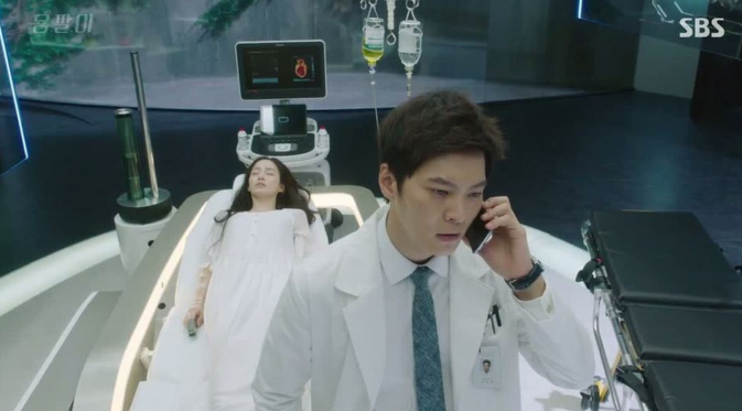Kim Tae Hee yang berperan sebagai  Han Yeo-jin, putri konglomerat yang dibuat koma oleh musuhnya.