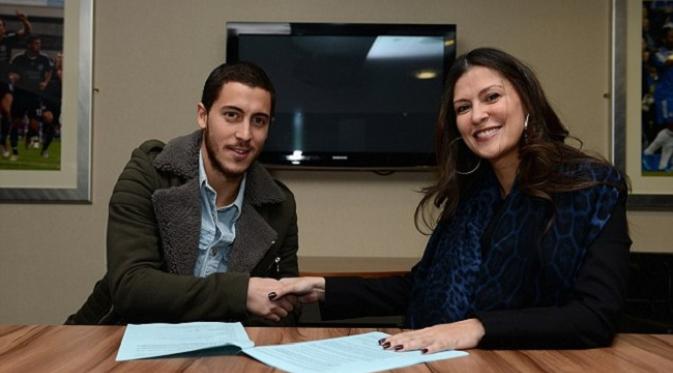 Marina Granovskaia saat sedang menemani Eden Hazard memperpanjang kontrak