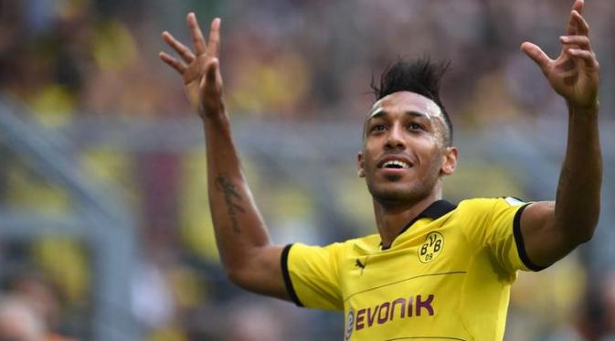 Striker Borussia Dortmund Pierre Aubameyang merayakan gol ke gawang ODDS Ballklubb pada laga leg pertama play-off Liga Europa, Jumat (21/8/2015) dini hari WIB. (Liputan6.com/.twitter.com/BVB)