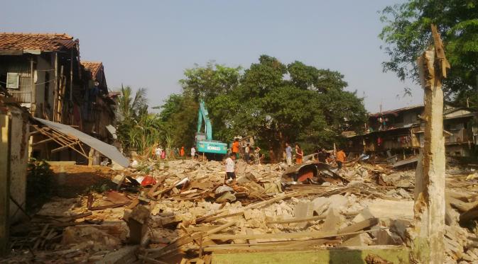 Penggusuran di Kampung Pulo Kembali Dilakukan Hari Ini (Liputan6.com/ Silvanus Alvin)
