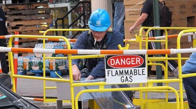 Bukti Kalau Nyawa Lelaki Lebih Pendek Dari Perempuan | Via: 9gag.com