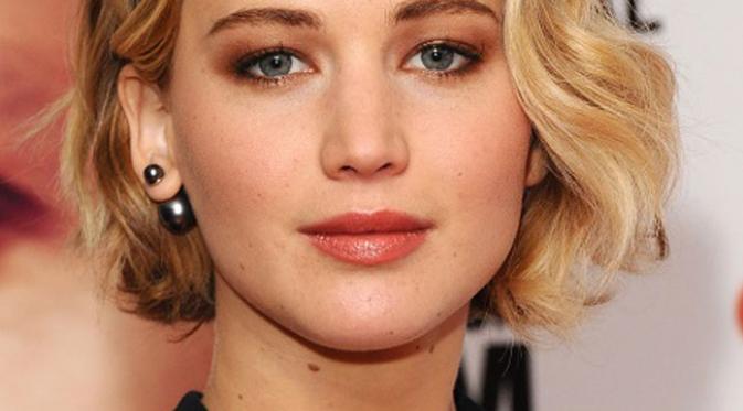 Jennifer Lawrence (via fashionnstyle.com)