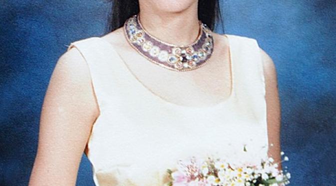 Angelina Jolie. | via: stickyday.com