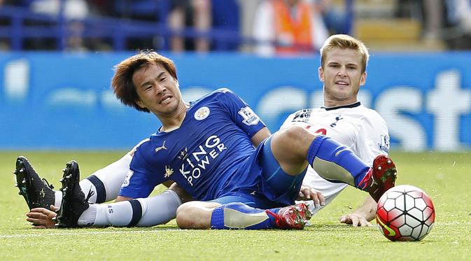 Eric Dier berjibaku menahan Okazaki (reuters)