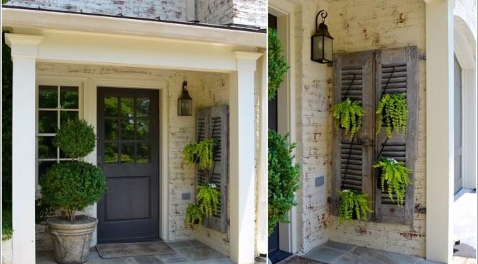10 Ide Dekorasi yang Bikin Pintu Depan Rumahmu Jadi Makin Cantik. | via: amazinginteriordesign.com