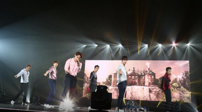 Konser 2PM bertajuk House Party yang berlangsung di Jepang, baru-baru ini [foto; Korea Star Daily]