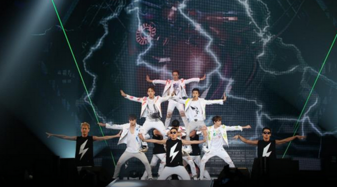 Konser 2PM bertajuk House Party yang berlangsung di Jepang, baru-baru ini [foto; Korea Star Daily]
