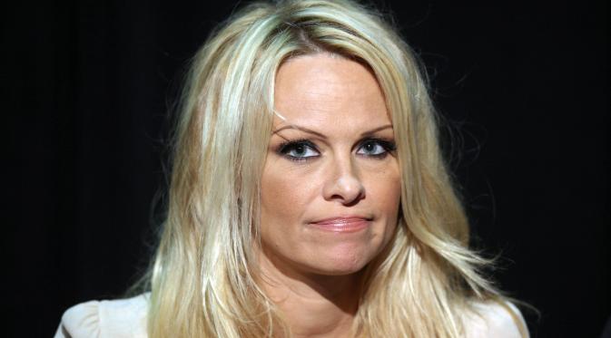 Pamela Anderson (cbslocal.com)
