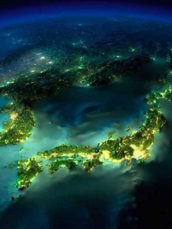 Foto keindahan Planet Bumi pada malam hari | Via: 9gag.com
