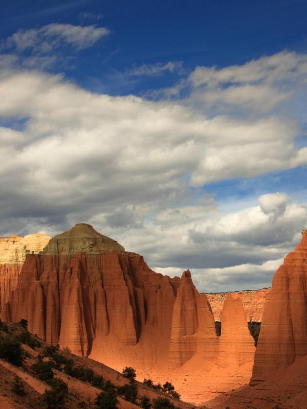 Cathedral Valley, Taman Nasional Capitol Reef. | via: 24saltlake.com