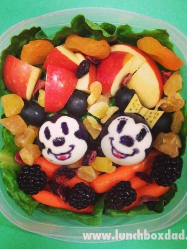 Mickey and Minnie (Via: lunchboxdad.com)