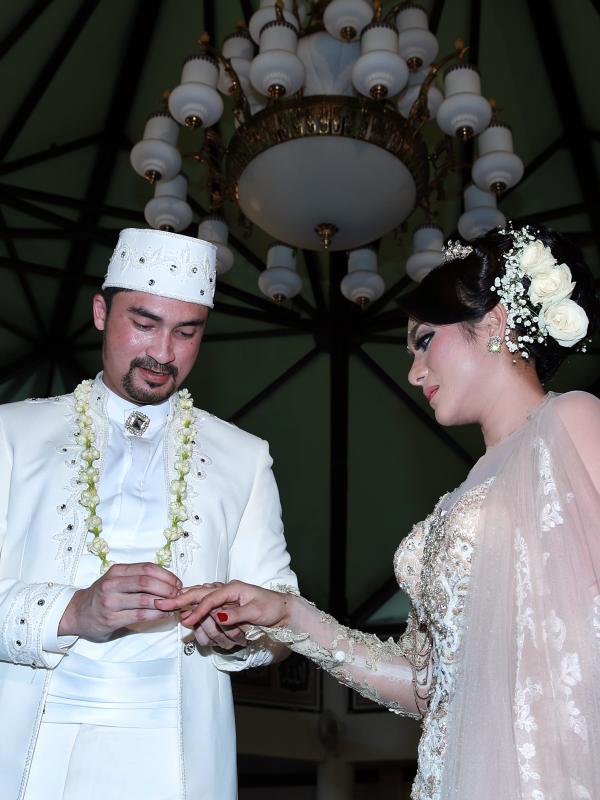 Foto Pernikahan Reza Pahlevi (Deki Prayoga/bintang.com)