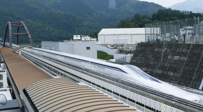Kereta Maglev di Jepang yang pecahkan rekor kecepatan (Japan Times)