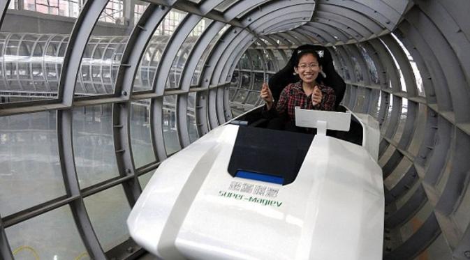 Super-maglev yang dikembangkan ilmuwan Tiongkok (Daily Mail)
