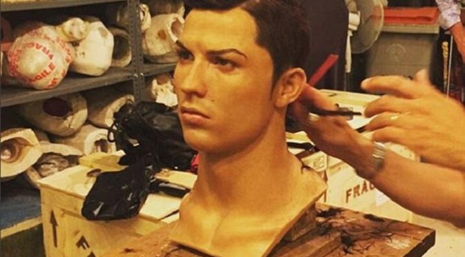 Pengerjaan patung lilin Cristiano Ronaldo (Daily Mail)