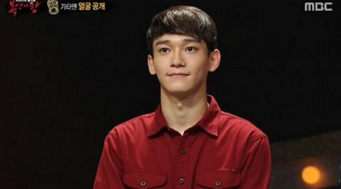 Akhirnya identitas Chen terungkap di variety show King of Mask Singer menunjukkan kemampuan vokalnya.