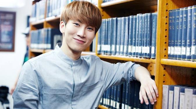 Tak hanya bersuara indah, eunkwang juga sayang kepada orangtuanya