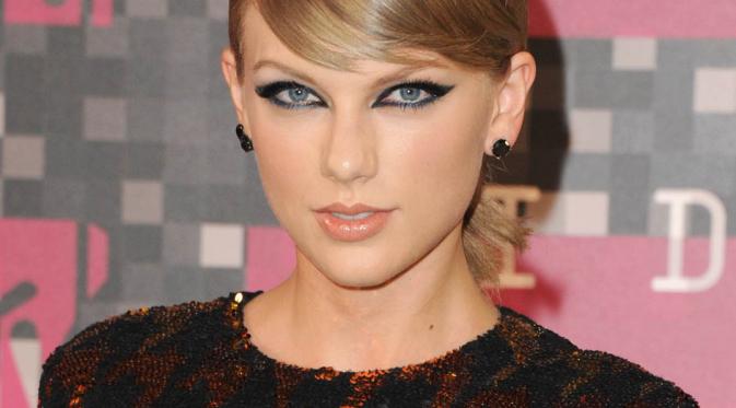   Eye-ttention Seeker