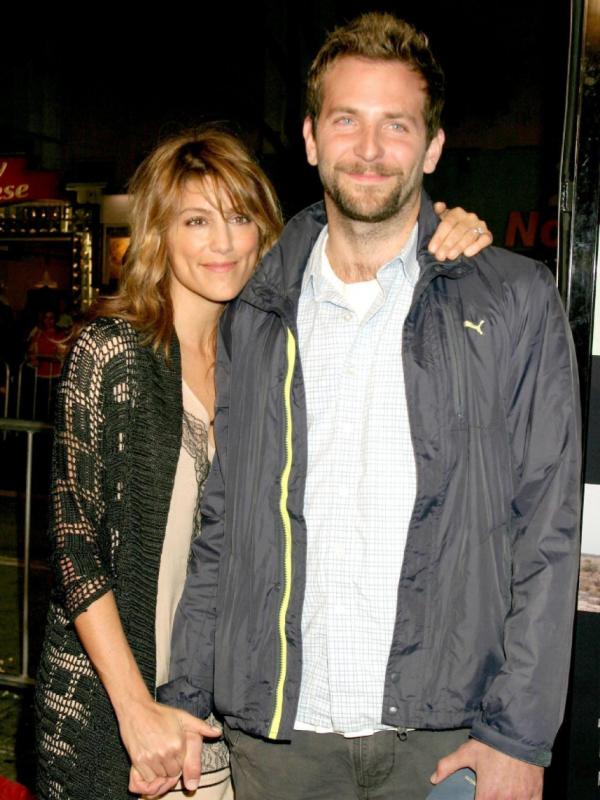 Bradley Cooper dan Jennifer Esposito (via celebitchy.com)