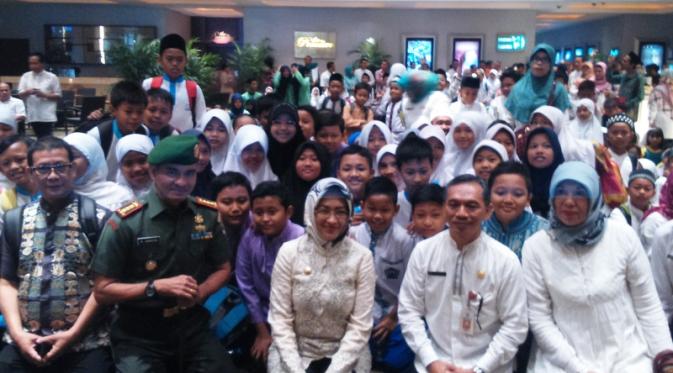 Suasana nobar film Jenderal Soedirman di Tangerang Selatan,  Jumat (4/9/2015) di XXI Living World Alam Sutera. (foto: Naomi Trisna/Liputan6.com)