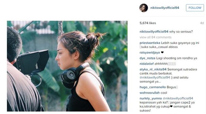 Seriusnya wajah Nikita Willy saat bekerja (via Instagram/Nikita Willy)