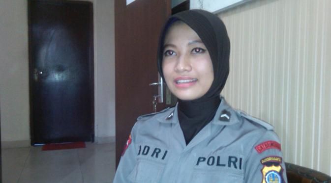 Anggota Brimob Cantik Bripda Adri ‎Chroin Ade Oktami ( Liputan6.com/ Fathi Mahmud)