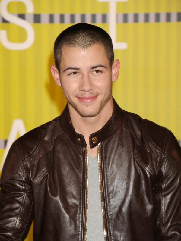 Nick Jonas di ajang MTV Video Music Awards 2015. (foto: celebrityhive)