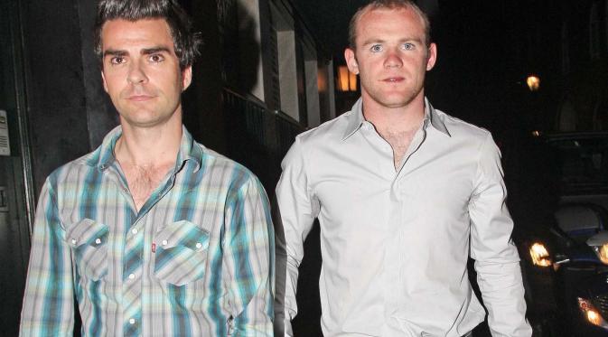 Wayne Rooney bersahabat dengan Kelly Jones, vokalis band favoritnya Stereophonics. (The Sun)