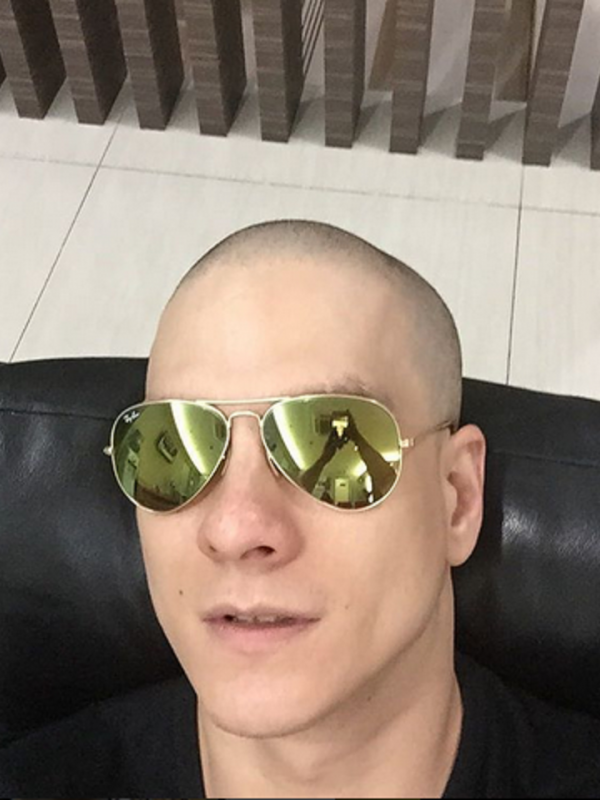 Bertrand Antolin rela botak demi anak-anak penderita kanker. (Instagram @bertrand1407)