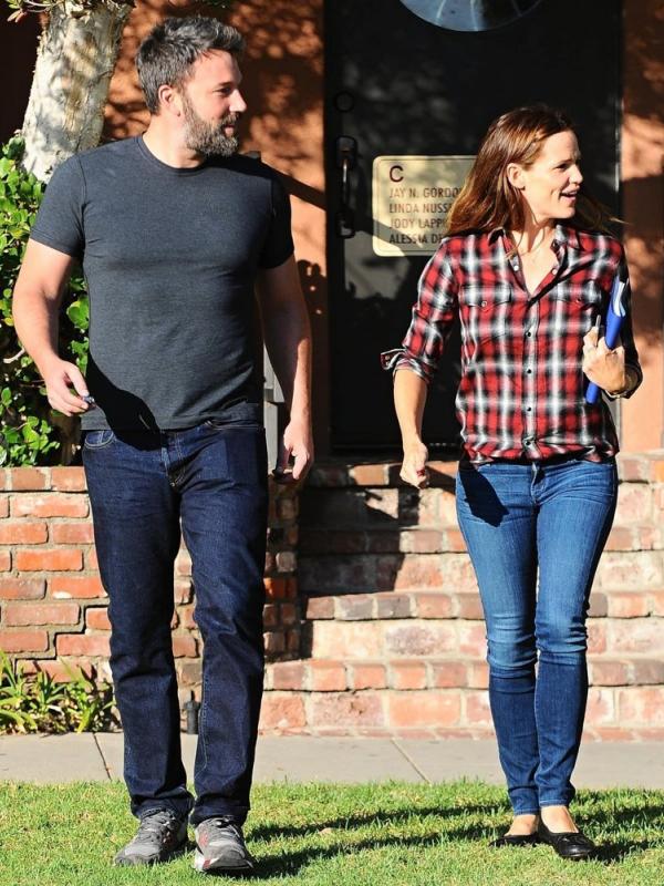 Ben Affleck dan Jennifer Garner (via aceshowbiz.com)