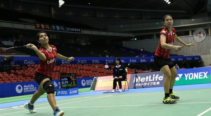 Ganda putri Indonesia Greysia Polii/Nitya Krishinda Maheswari akan menghadapi Eom Hyen Won/Kim Ha Na dari Korea di babak kedua Japan Open Super Series 2015 di Tokyo, Jepang, Kamis (10/9/2015). (Liputan6.com/Humas PP PBSI)