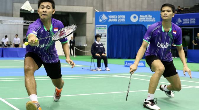 Ganda putra Indonesia Angga Pratama/Ricky Karanda Suwardi akan menghadapi pasangan Malaysia, Goh V Shem/Tan Wee Kiong, di perempat final Japan Open Super Series 2015 di Tokyo, Jepang, Kamis (10/9/2015). (Liputan6.com/Humas PP PBSI)