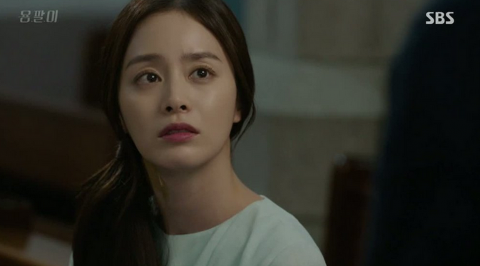 Kim Tae Hee memerankan Han Yeo Jin, putri konglomerat yang mewarisi kekayaan seluruh keluarganya.