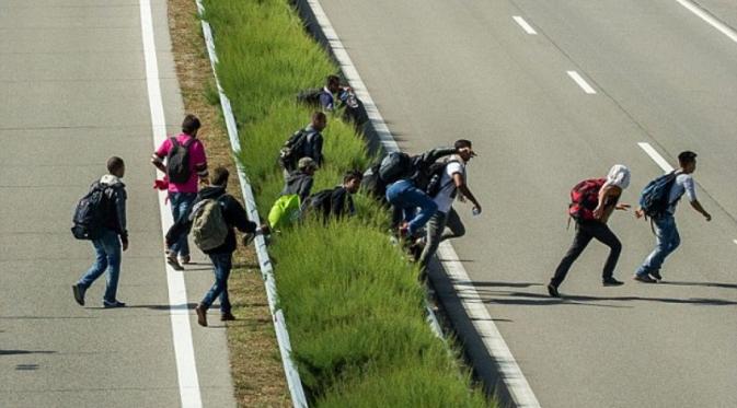 Foto Miris Pengungsi Suriah di Hungaria yang Bikin Kamu Mensyukuri Hidupmu | Via: dailymail.co.uk