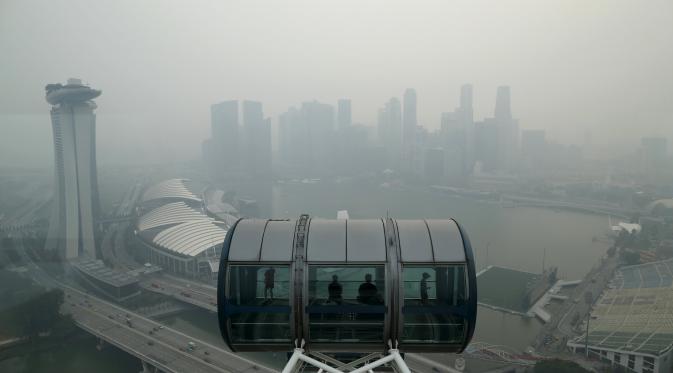 Singapura di tengah kabut asap (Reuters)