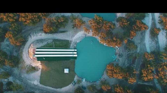 Royal Flush Waco Texas, Amerika Serikat, Saat Berenang Makin Menyenangkan | Via: youtube.com