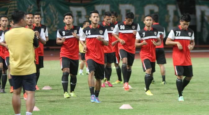 Persinga Ngawi, merasa jadi tim kampung saat menjajal PSMS Medan di final Piala Kemerdekaan.