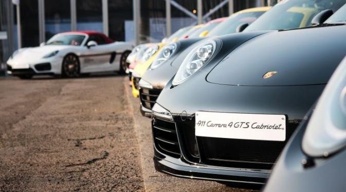 Indonesia menjadi tuan ruamh Porsche World Roadshow yang digelar di Sirkuit Sentul. 
