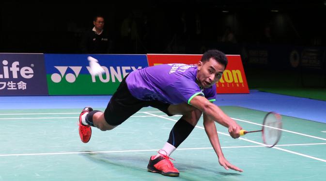 Tunggal putra Indonesia Tommy Sugiarto gagal ke final Japan Open Super Series 2015 di Tokyo, Jepang, Sabtu (12/9/2015). (Liputan6.com/Humas PP PBSI)