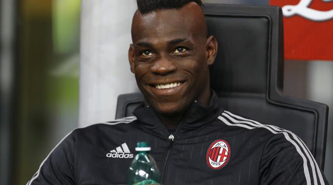 AC Milan's Mario Balotelli attends before their Italian Serie A soccer match against Inter Milan at the San Siro stadium in Milan, Italy, September 13, 2015. REUTERS/Stefano Rellandini